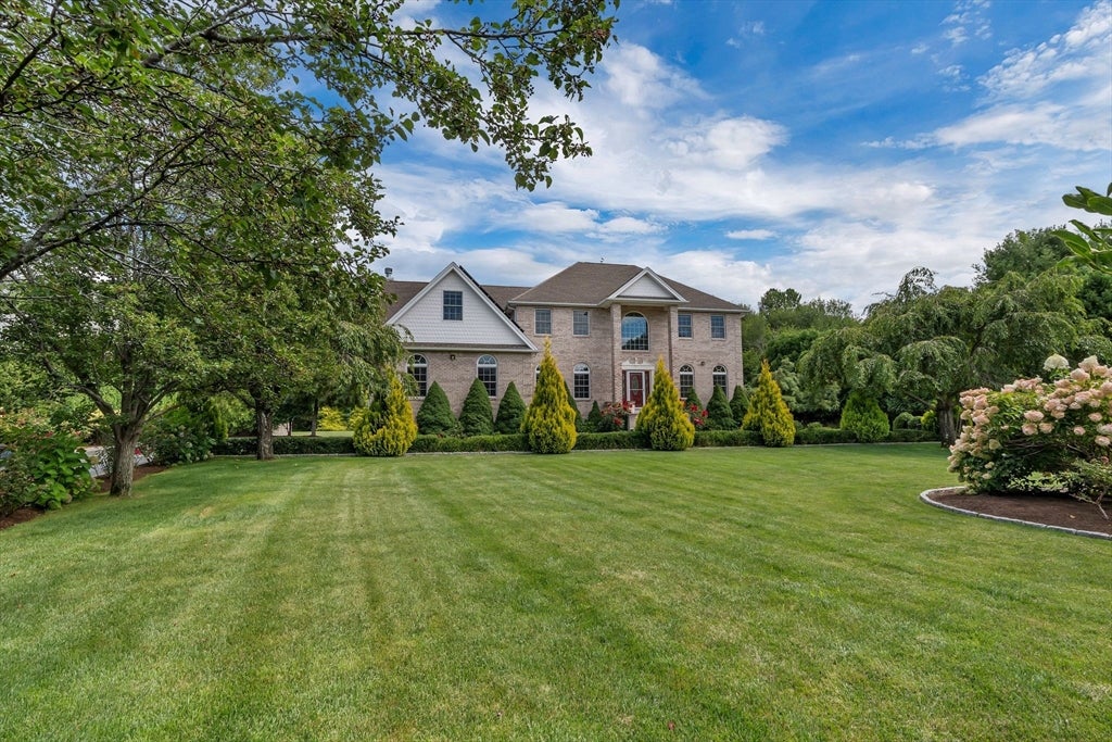 18 Steeple Ln