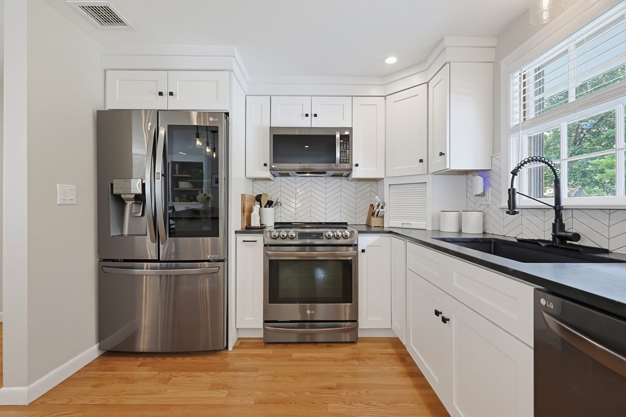 10 Howe Circle, Randolph, MA Photo #6