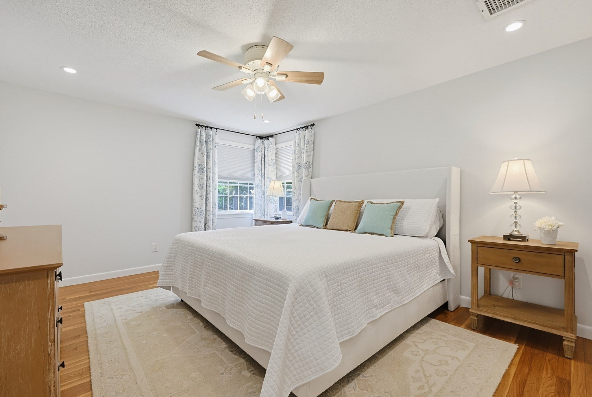 10 Howe Circle, Randolph, MA Photo #16