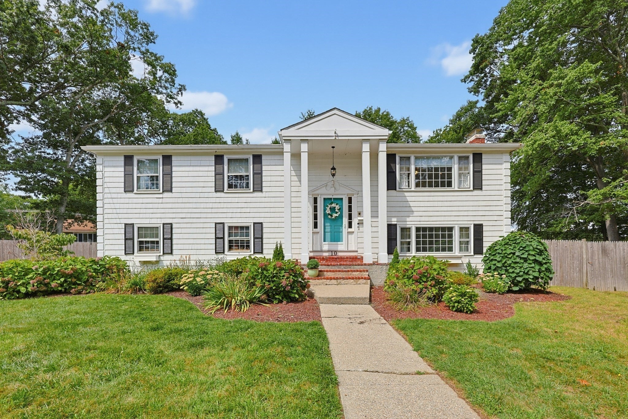 10 Howe Circle