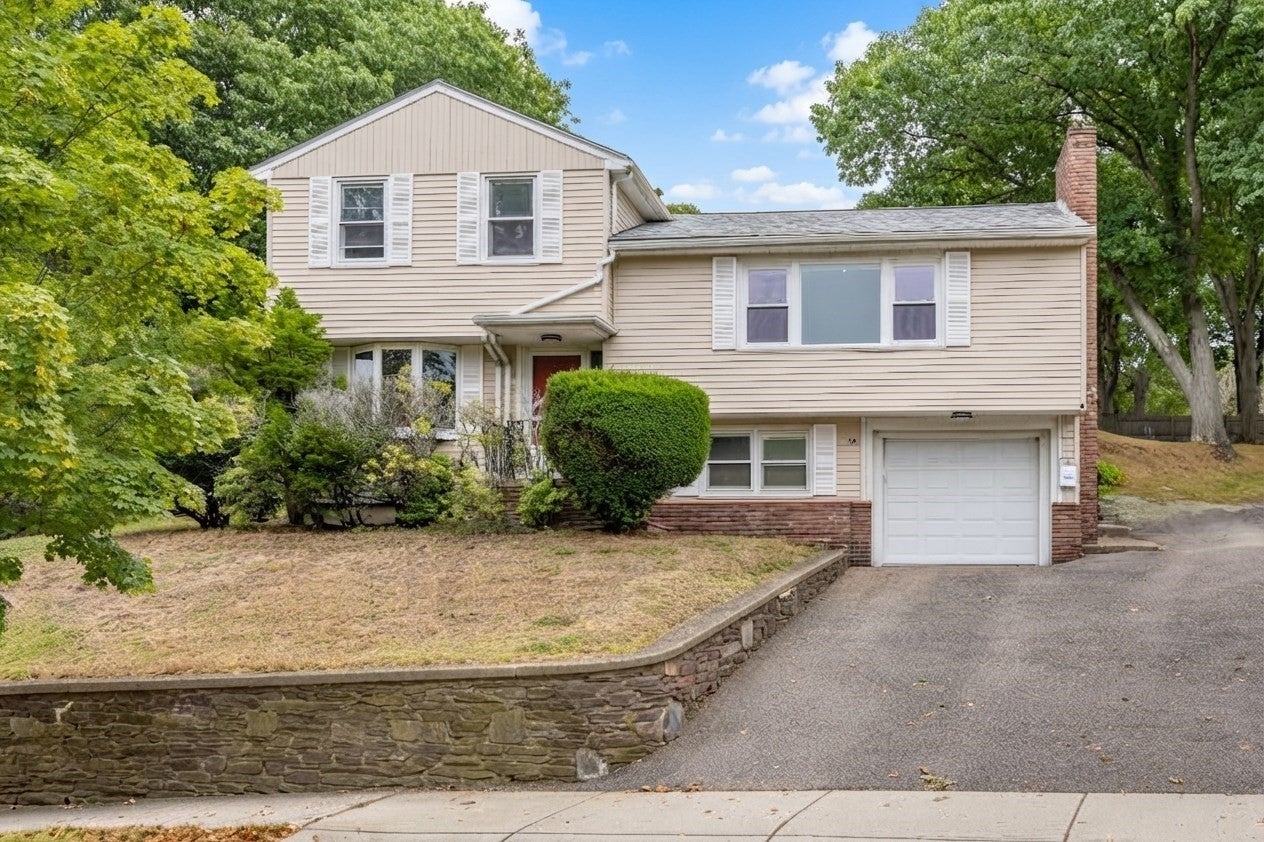 Photo of 68 Faxon Ln, Quincy, MA