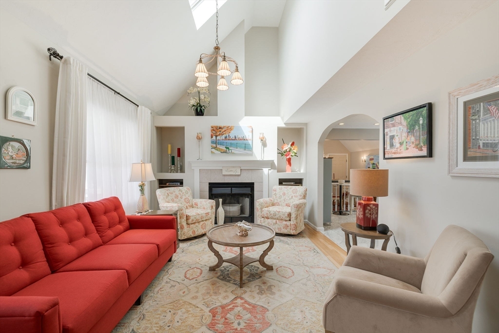 61 Meadow View Dr