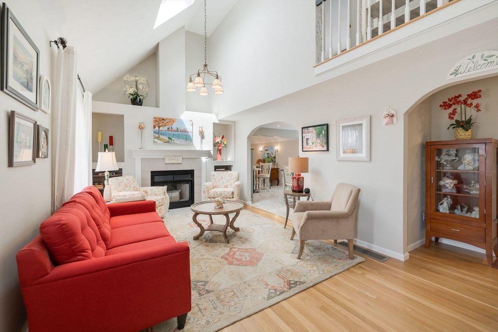 61 Meadow View Dr