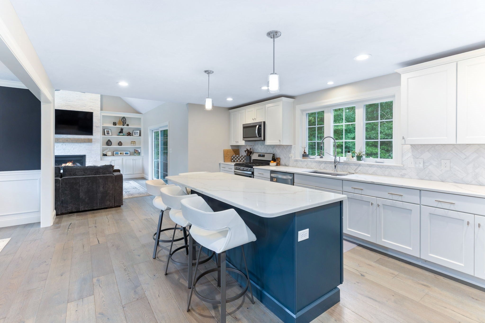 22 Whitmarsh Ln, East Bridgewater, MA Photo #4