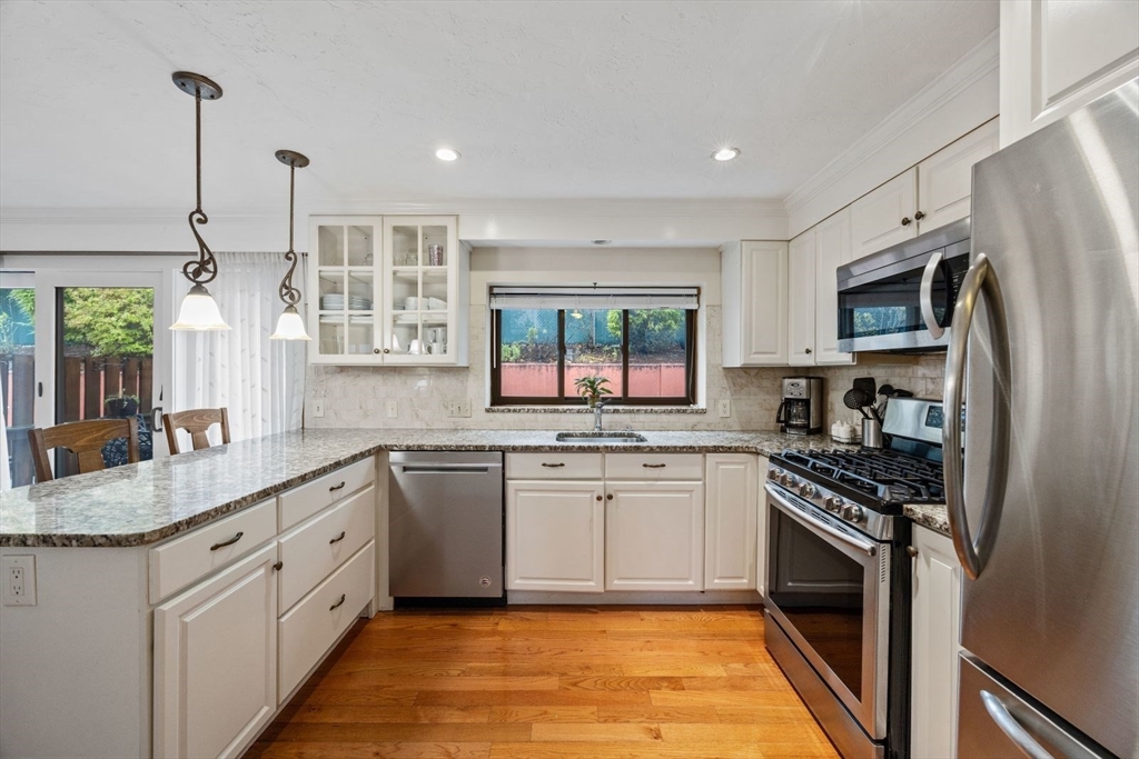 399 Pond St F5