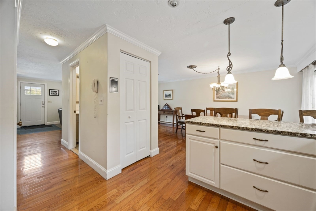 399 Pond St F5