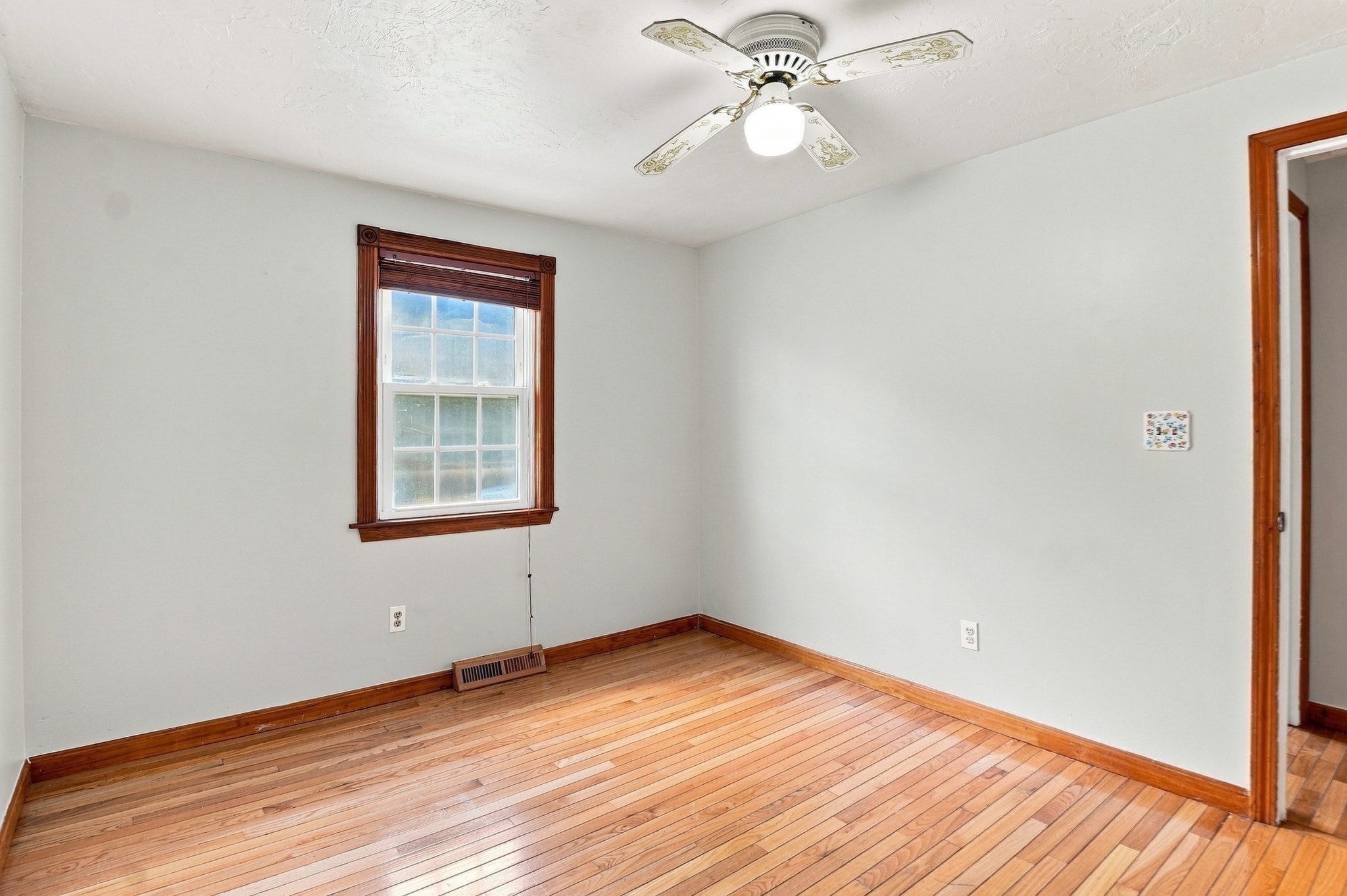 30 Parsons Hill Dr, Worcester, MA, 30 Parsons Hill Dr, Worcester, MA Photo #18