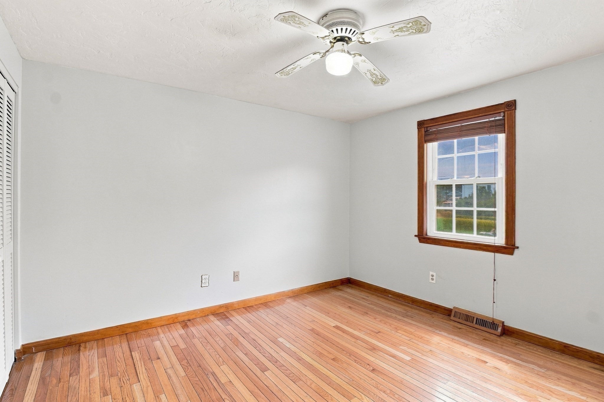 30 Parsons Hill Dr, Worcester, MA, 30 Parsons Hill Dr, Worcester, MA Photo #16