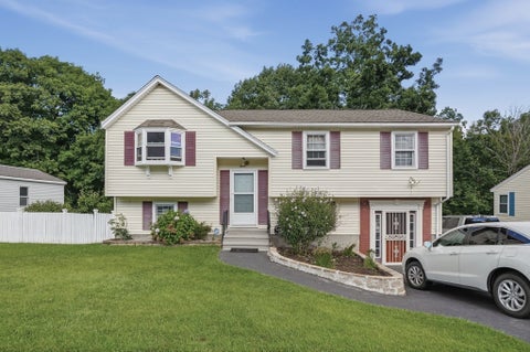Photo of 30 Parsons Hill Dr, Worcester, MA 01603 (MLS # 73572605)