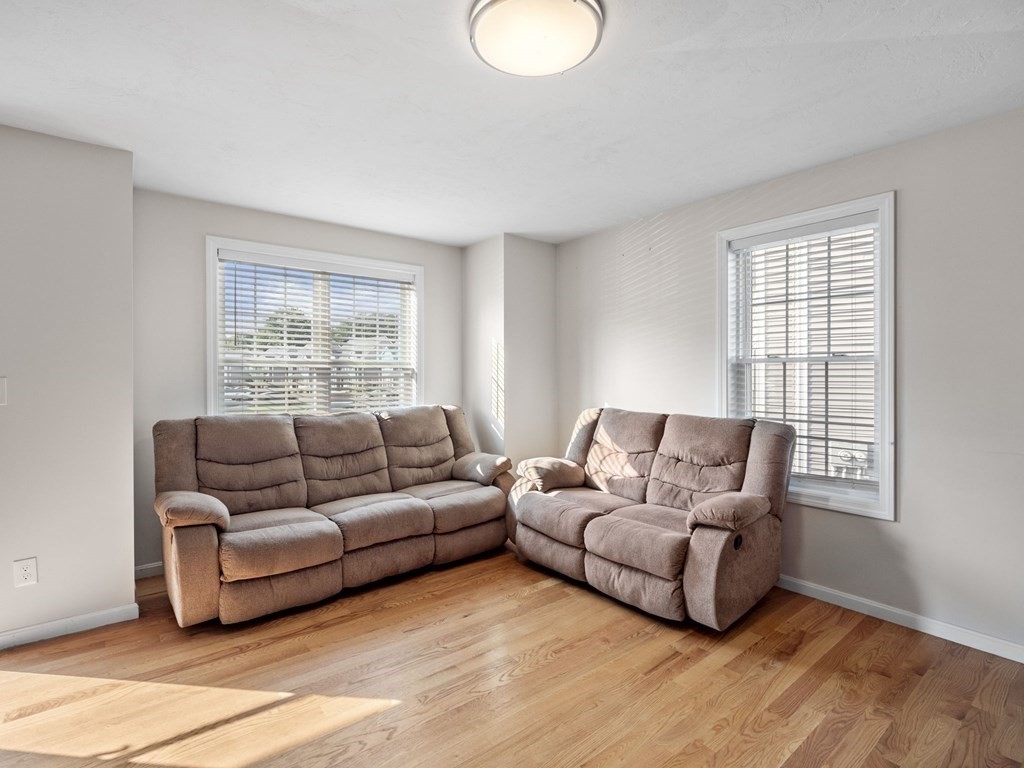 27 Riley Rd 27