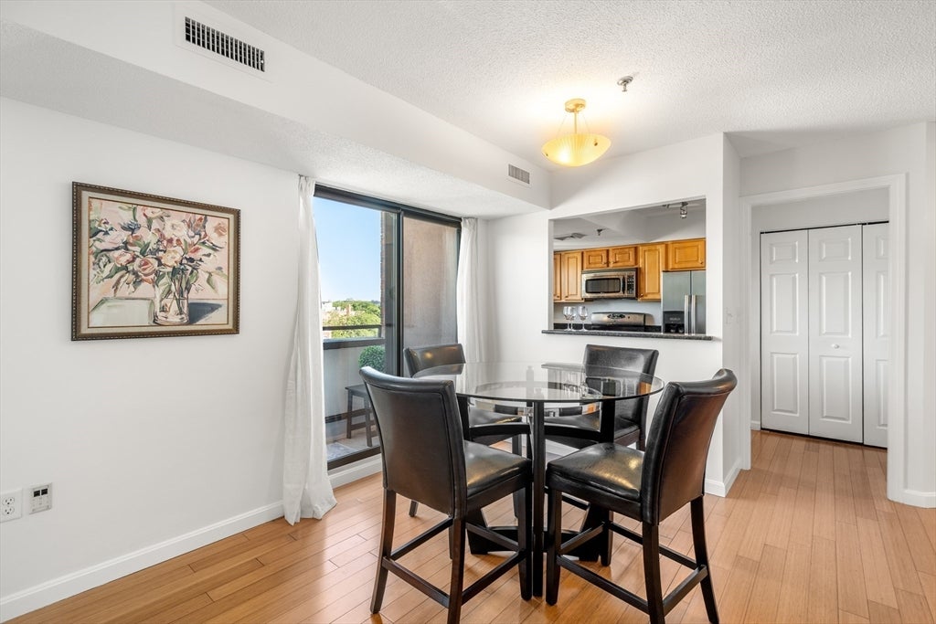 147 Kelton St 704