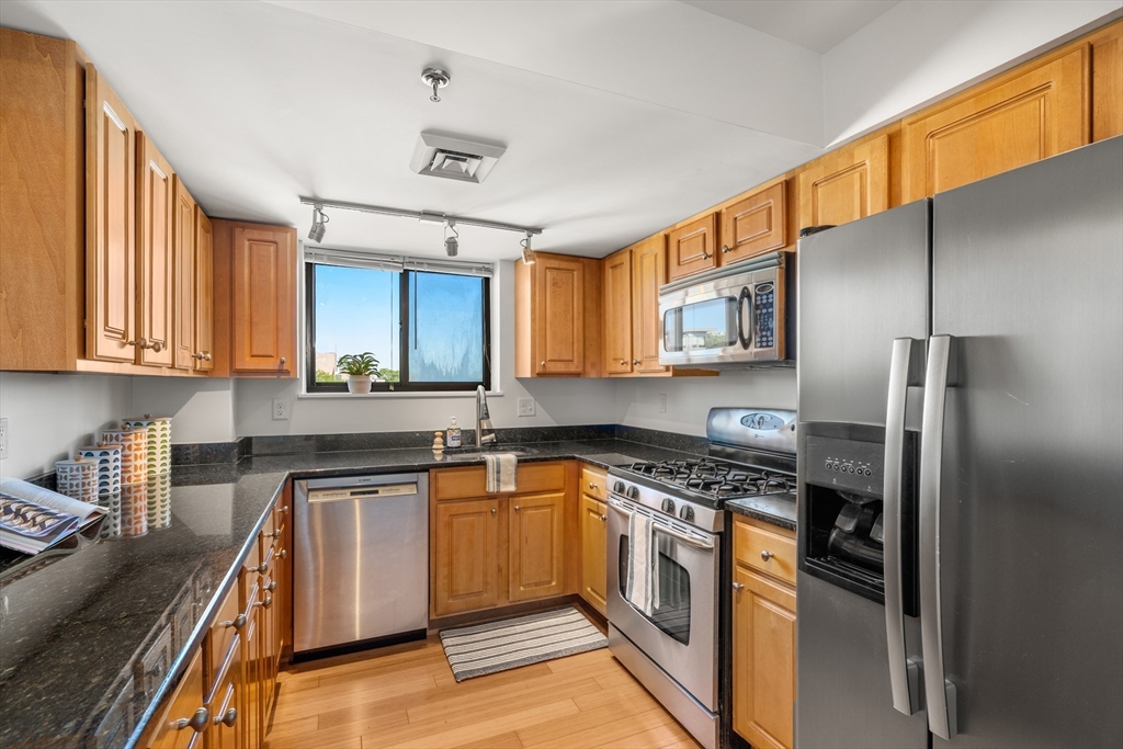 147 Kelton St 704