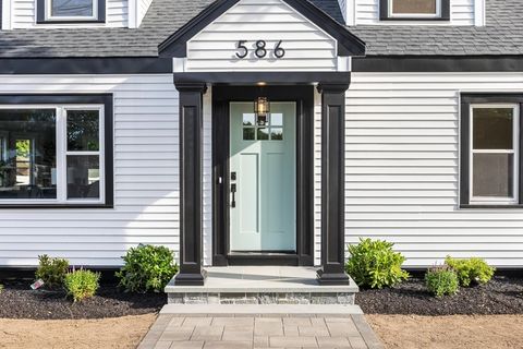 586 Lowell St Peabody MA 01960