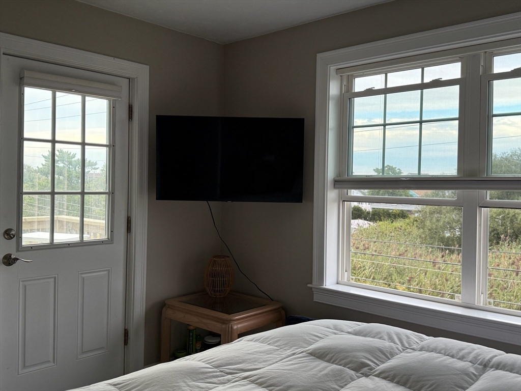 345 Plymouth Ave. 345