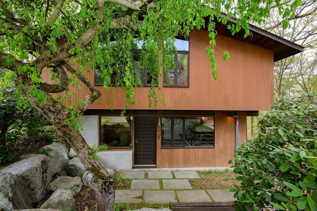 9 Crestview Drive