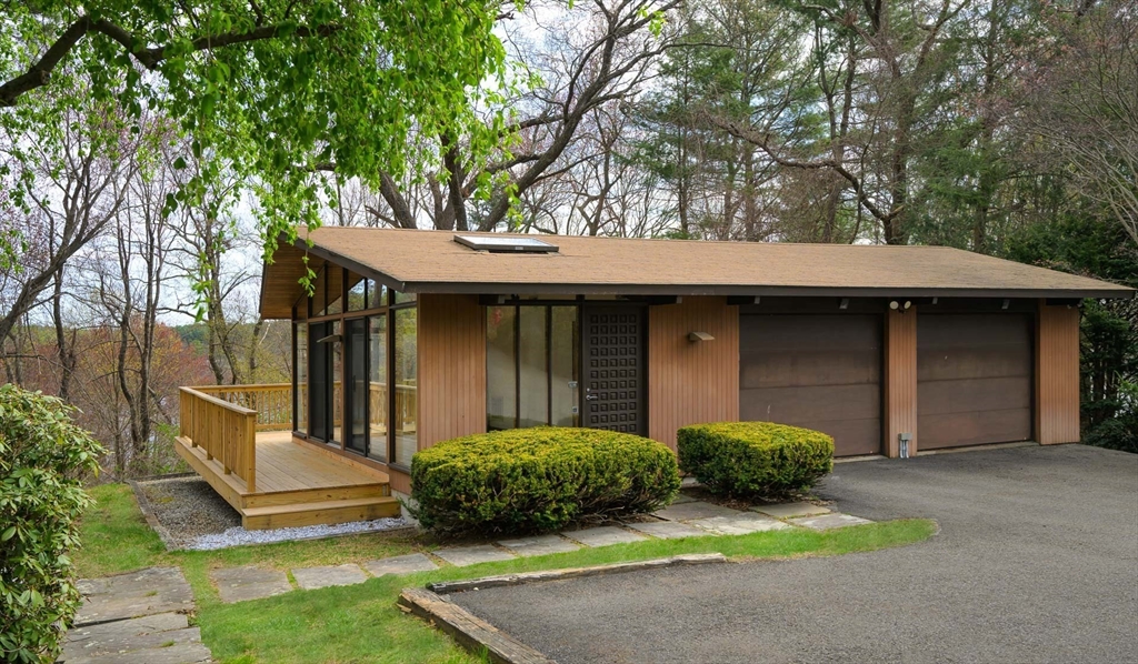 9 Crestview Drive