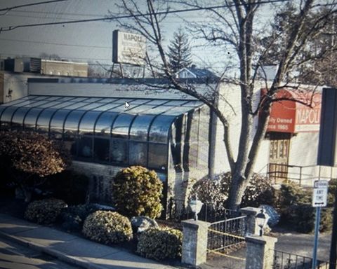 1633 Bay St Springfield MA 01109