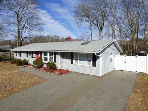18 Bradford St Holbrook MA 02343