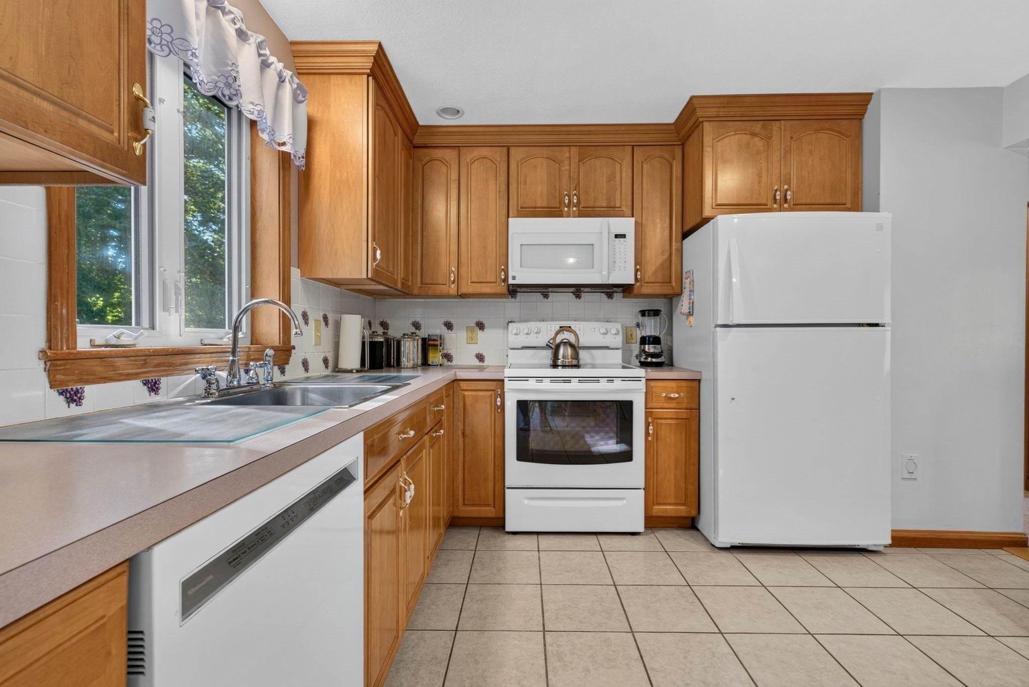 4 Wildwood Terrace, Saugus, MA, 4 Wildwood Terrace, Saugus, MA Photo #12