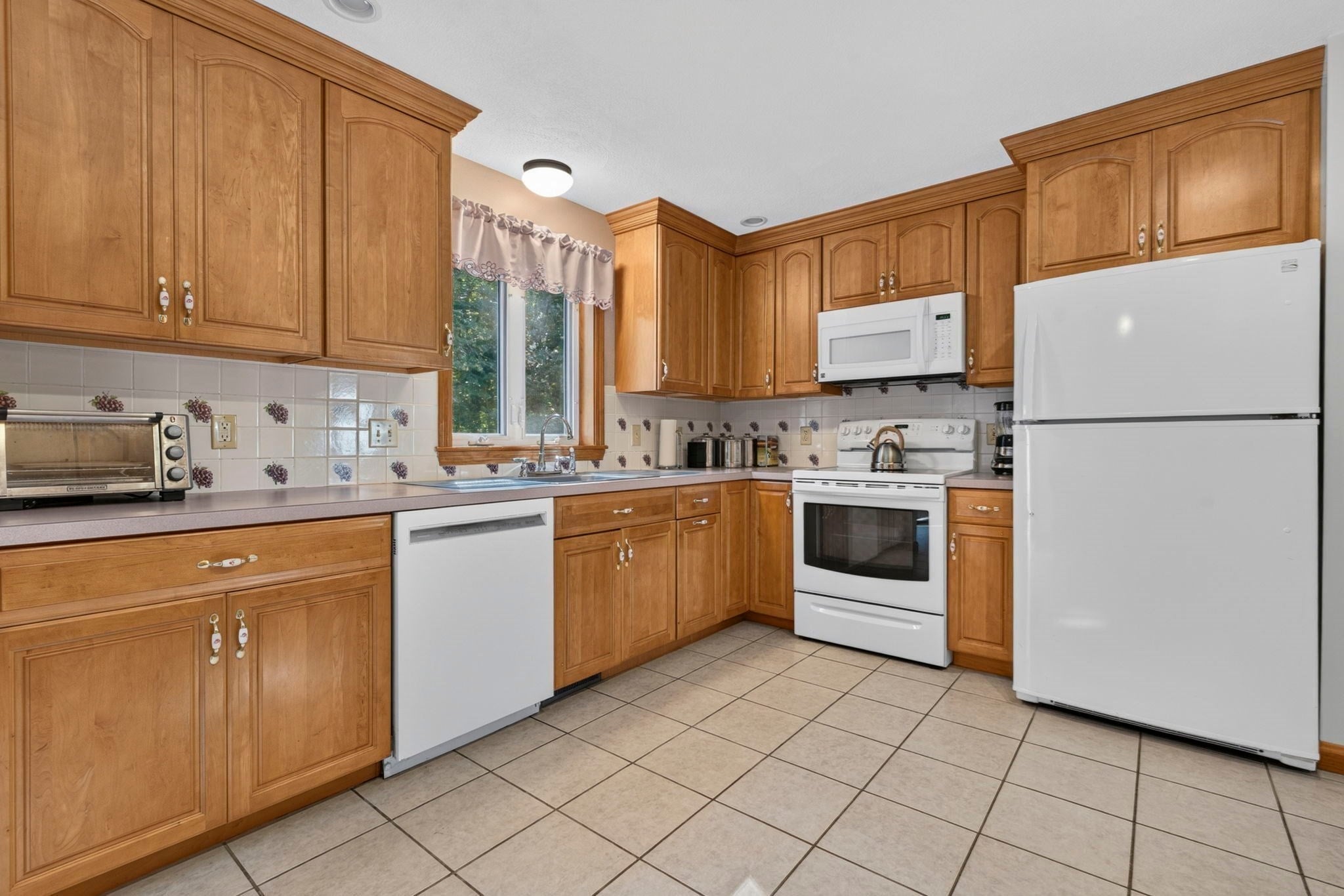 4 Wildwood Terrace, Saugus, MA, 4 Wildwood Terrace, Saugus, MA Photo #14