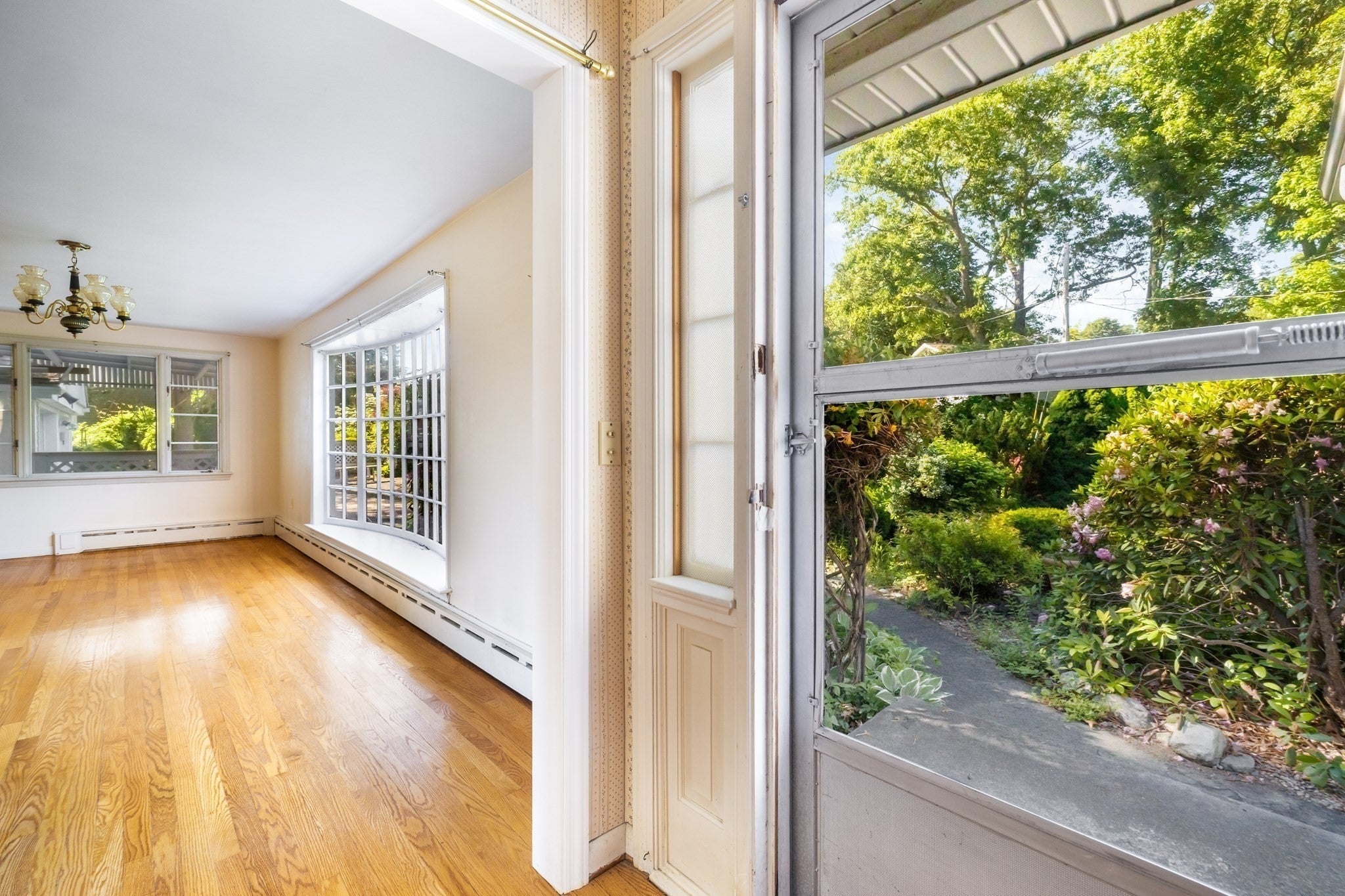 45 Indian Hill Rd, Worcester MA 01606