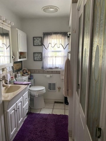 27 A-B Grafton St, Millbury, MA Photo #18