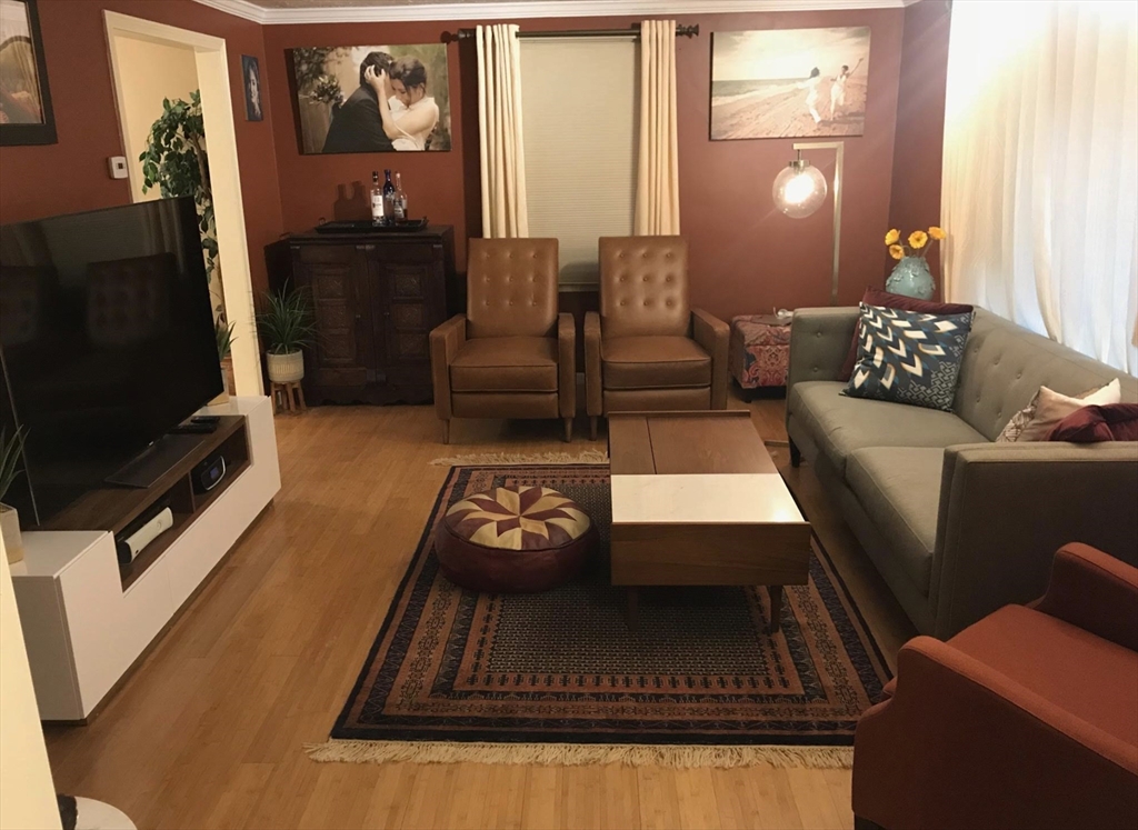 303 Lexington St 303