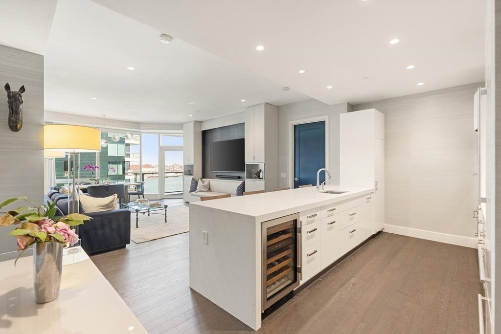 50 Liberty Drive 7L