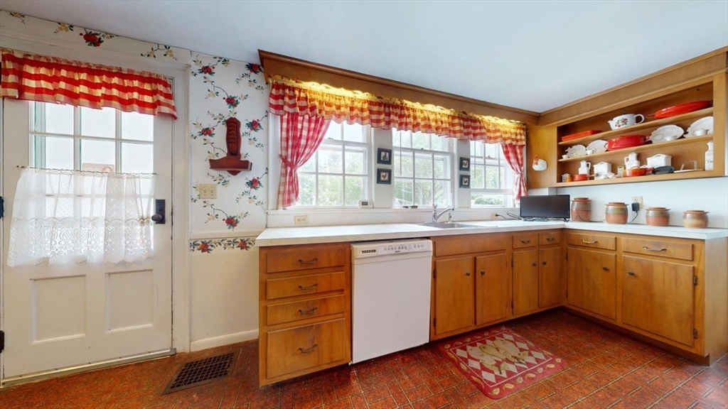 109 Pleasant St