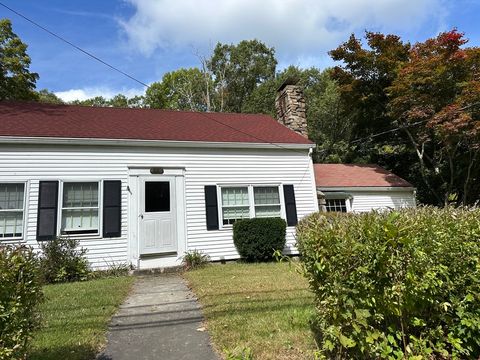 86 Main St Douglas MA 01516
