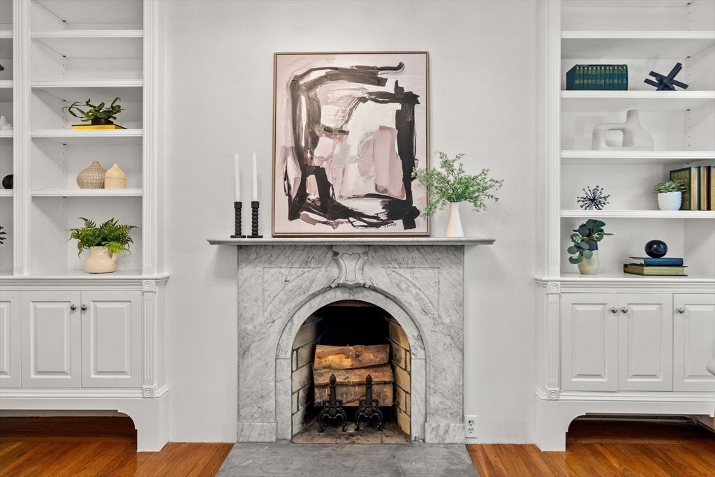 273 Bunker Hill St 1
