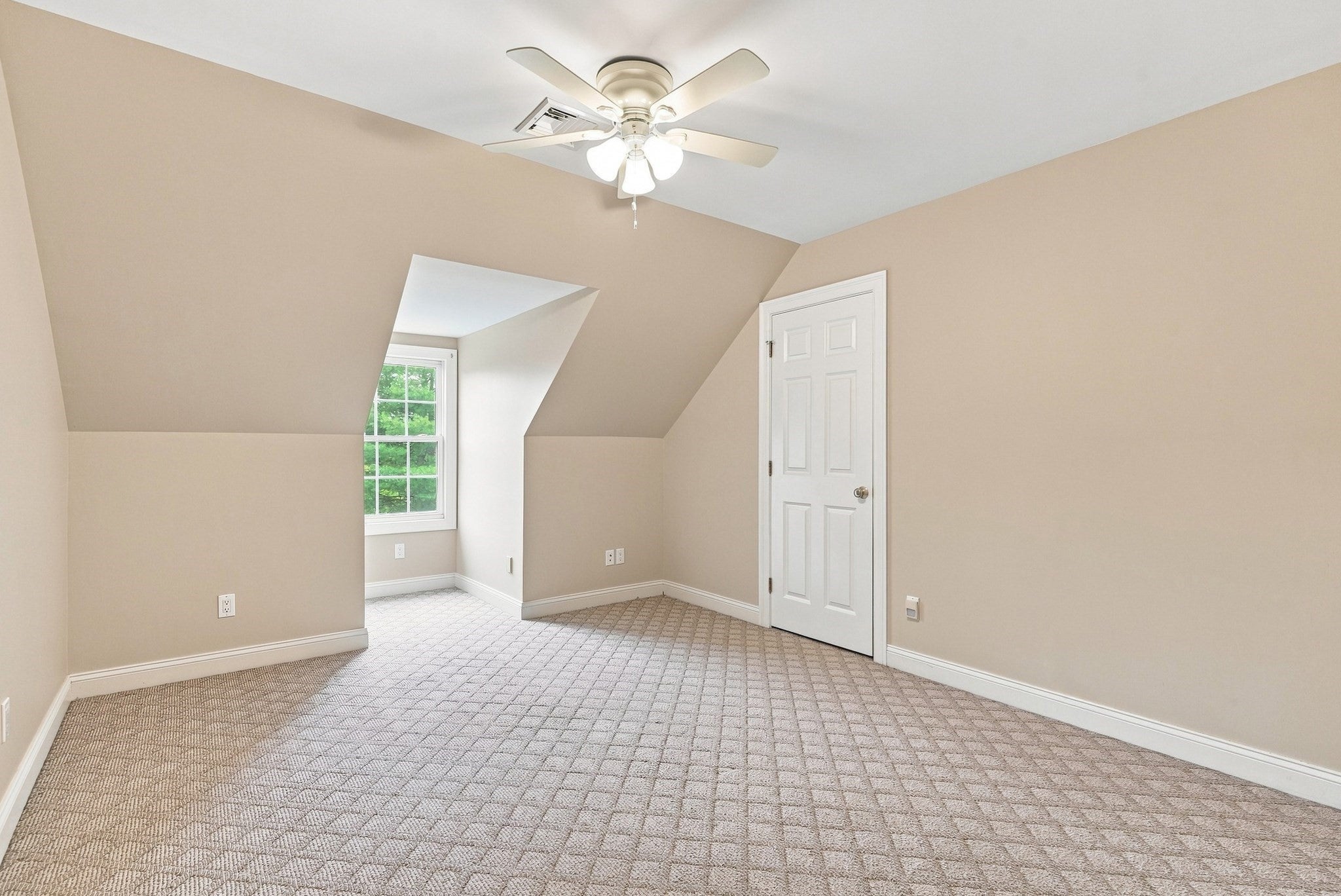 70 Appaloosa Ln, West Springfield, MA, 70 Appaloosa Ln, West Springfield, MA Photo #32