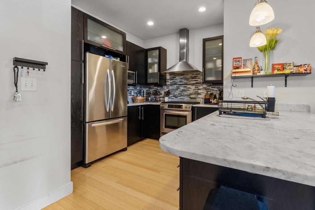 152 Old Colony Avenue 10