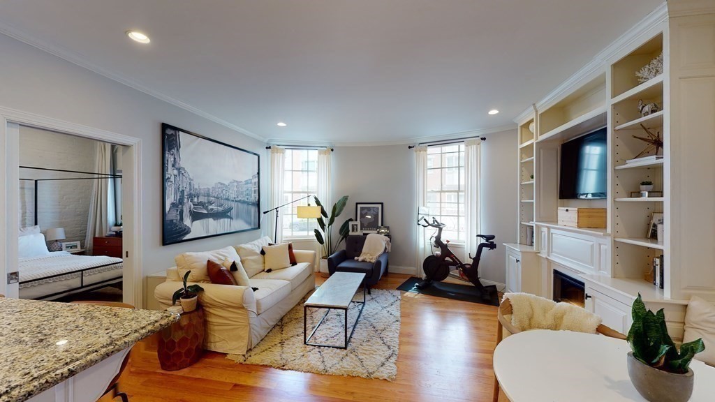 27 Bowdoin St 1B