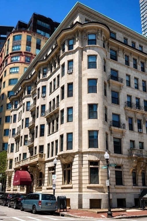 8 Garrison Street 408