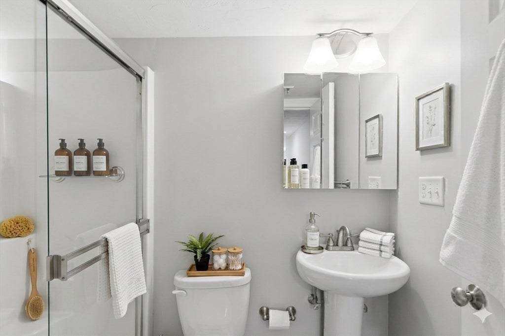 37 Jefferson Dr #1, Lexington, MA Photo #32
