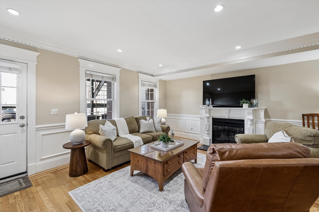 578 E Broadway 1