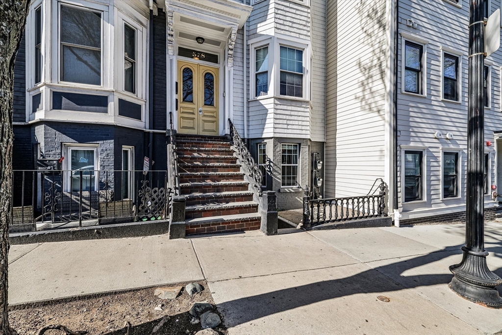 578 E Broadway 1