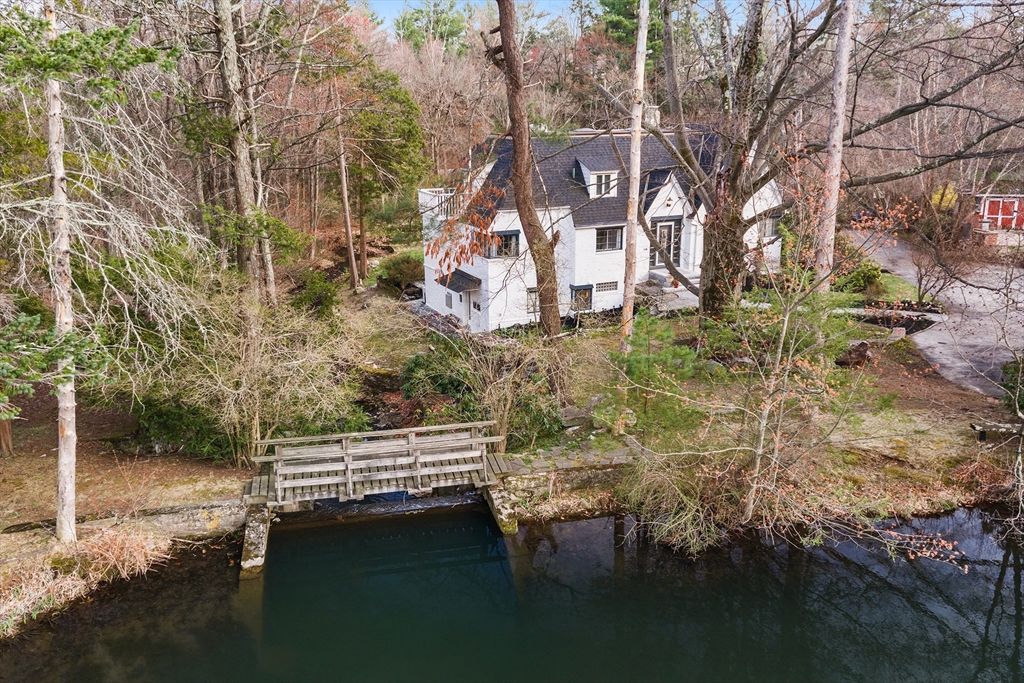 Photo of 3 Old Brook Dr, Worcester, MA 01609 (MLS # 73503428)
