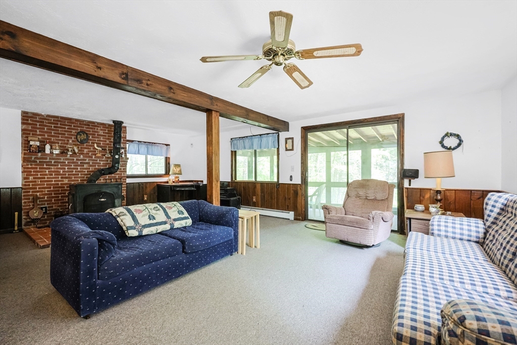 Nottingham, New Hampshire 03290, United States, 4 Bedrooms Bedrooms, ,2 BathroomsBathrooms,Residential,Pending,132182