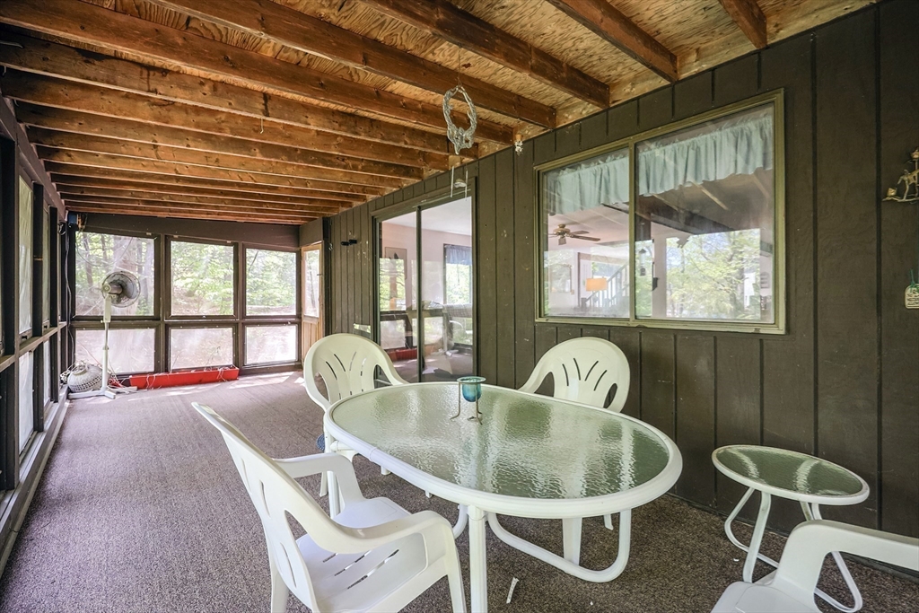 Nottingham, New Hampshire 03290, United States, 4 Bedrooms Bedrooms, ,2 BathroomsBathrooms,Residential,Pending,132182