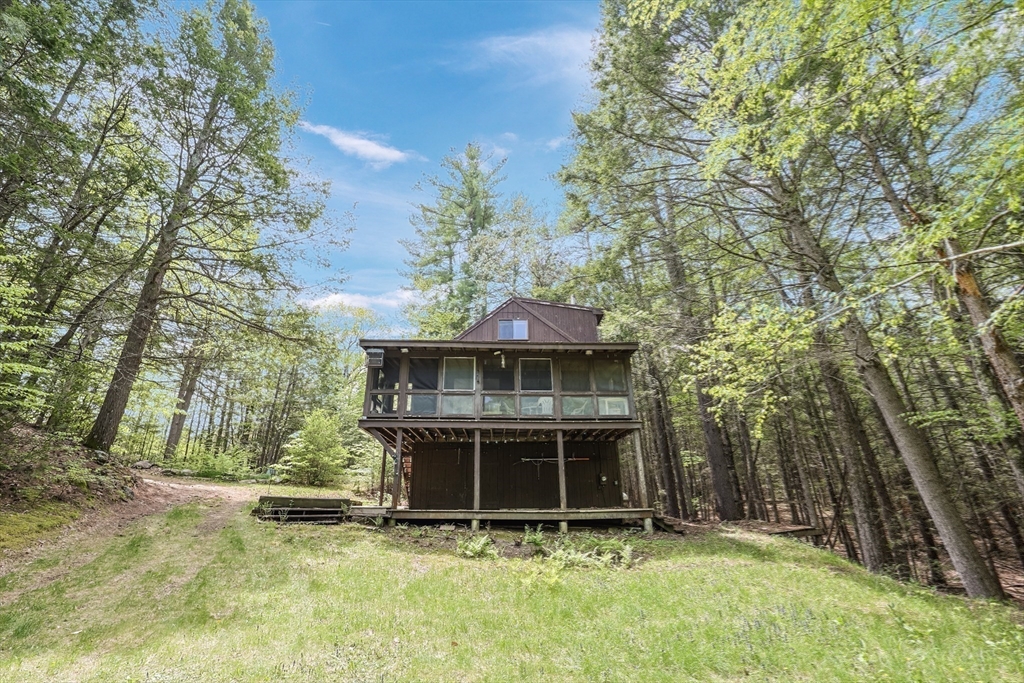 Nottingham, New Hampshire 03290, United States, 4 Bedrooms Bedrooms, ,2 BathroomsBathrooms,Residential,Pending,132182