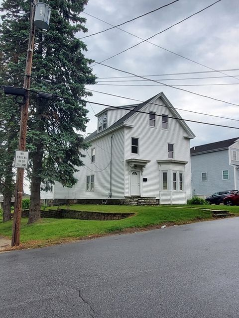 10 Stevens St Lawrence MA 01843