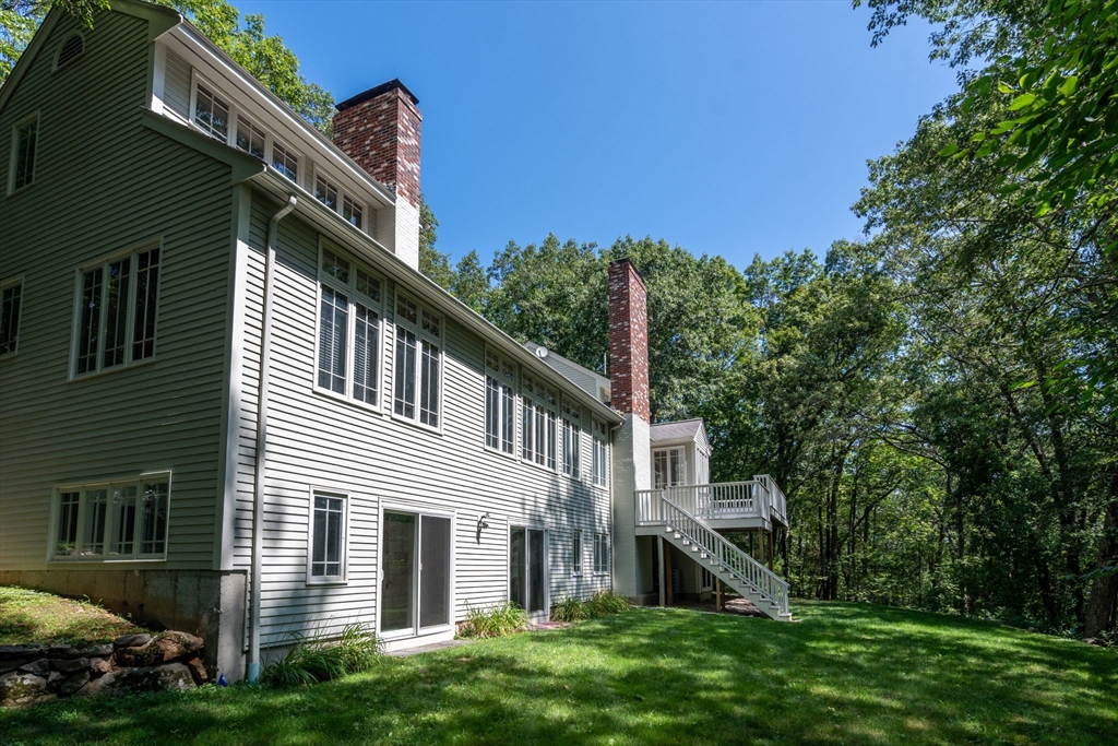 24 Oak Meadow Rd