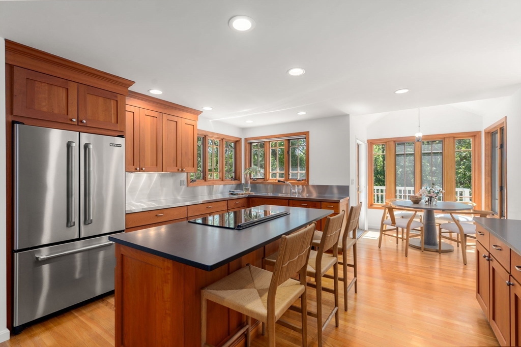 24 Oak Meadow Rd