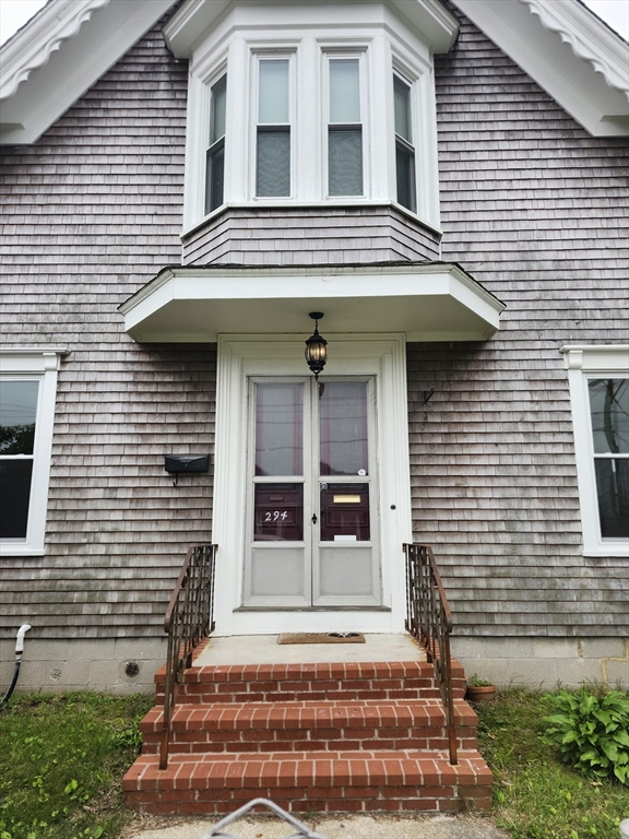 294 Clifford St