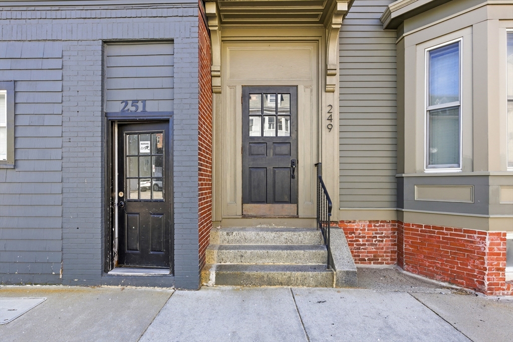 249 Lexington St 2
