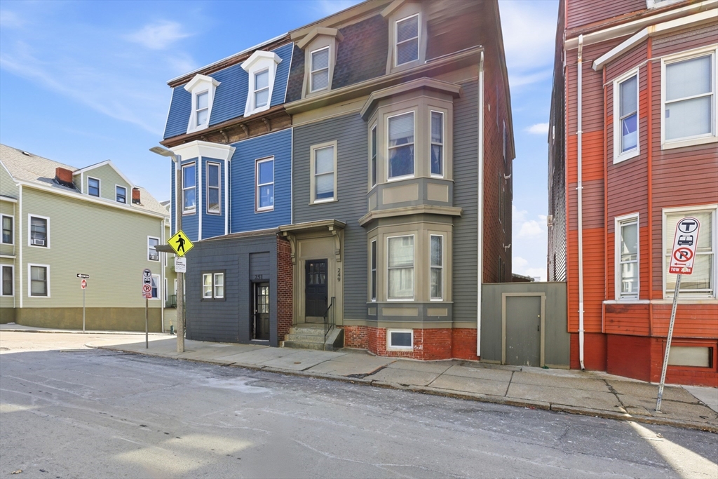 249 Lexington St 2