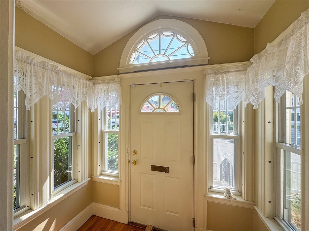 38 Cary Ave