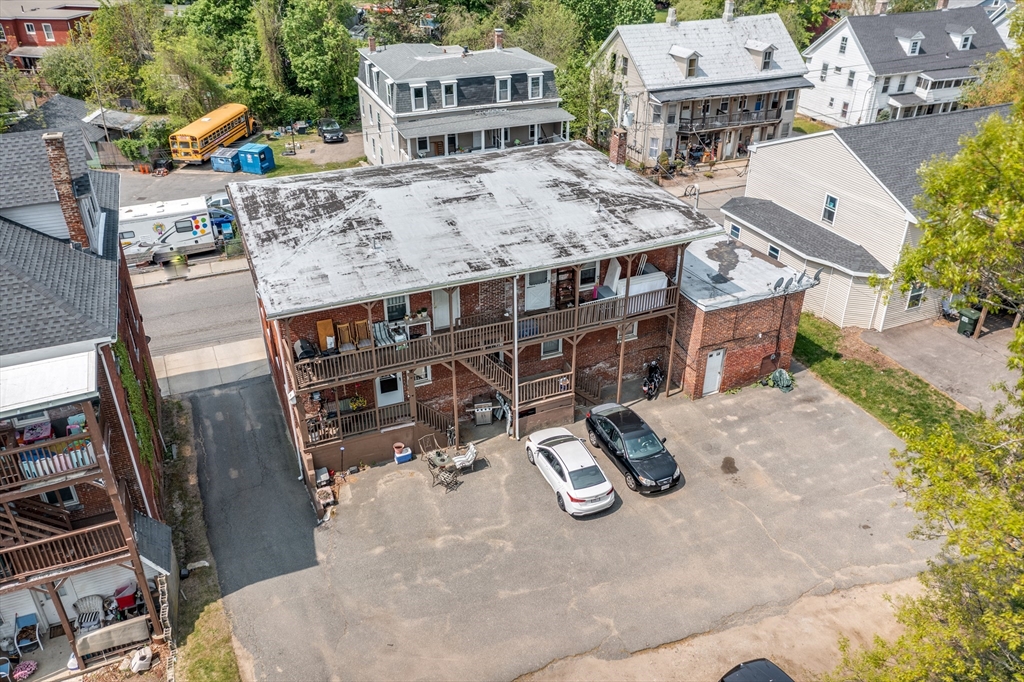 Warren, Massachusetts 01083, United States, 2 Bedrooms Bedrooms, ,1 BathroomBathrooms,Residential,Active,98272